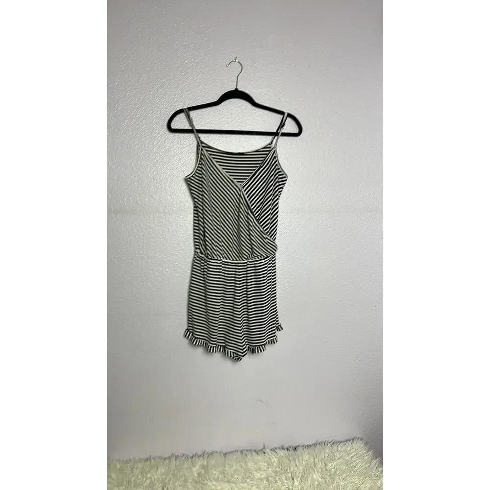 Black and White Summer Romper Juniors Size Large